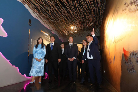 БНФУ-ын Ерөнхийлөгч Эммануэл Макрон “Чингис хаан” музейд зочиллоо