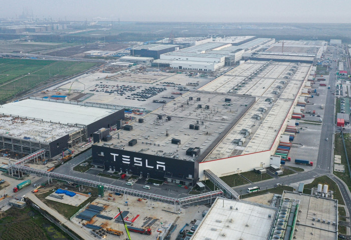 Теслагийн Шанхай дахь үйлдвэр сард 70 гаруй мянган автомашин үйлдвэрлэдэг