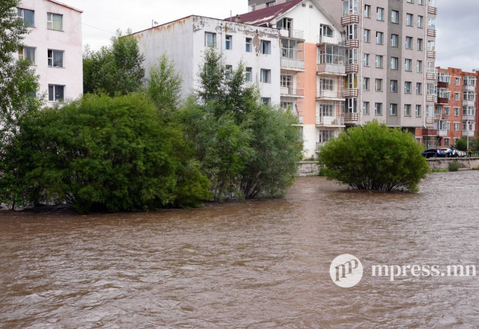 Үерийн улмаас нийслэлийн хэмжээнд нийт 195 барилгад ус нэвтэрчээ