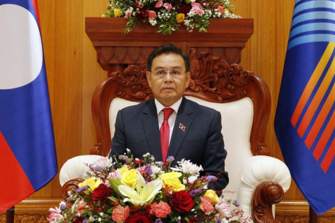 Лаосын Үндэсний Ассамблейн дарга ирэхтэй холбогдуулан зарим замыг хэсэгчлэн хаана