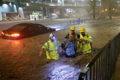 Хонконгд 1884 оноос хойш бүртгэгдсэн хамгийн их устай бороо оржээ