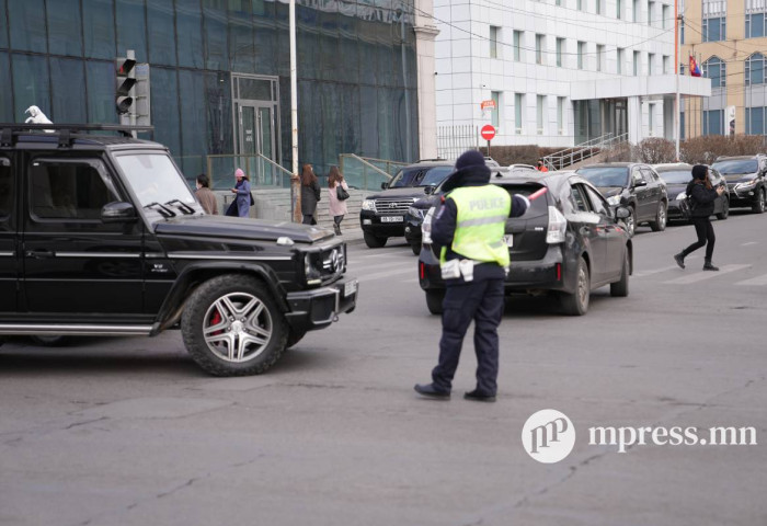 Дугаарын хязгаарлалтыг эсэргүүцсэн иргэнийг 250 нэгжээр торгожээ