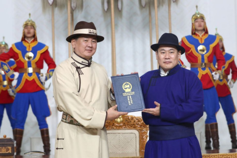 Морин хуурыг эрхэмлэн дээдэлж, түгээн дэлгэрүүлэх тухай Монгол Улсын Ерөнхийлөгчийн зарлигийг хүлээн авлаа