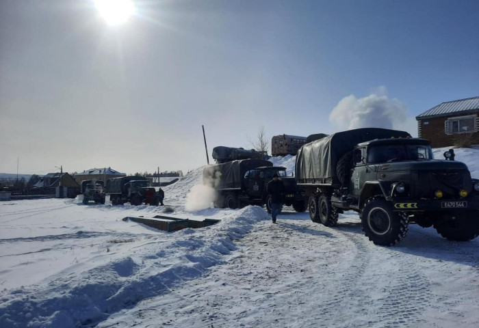 Зэвсэгт хүчний томилгоот бүлэг 1056 малчин өрхөд 468 тонн өвс хүргэж, 220 айлыг нүүлгэжээ