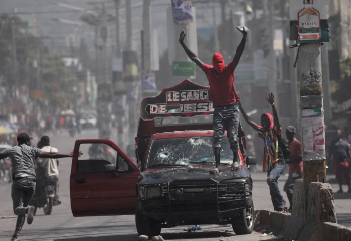 Гаитид шоронгийн хоригдлууд оргож томоохон хэмжээний үймээн самуун үүсгээд байна