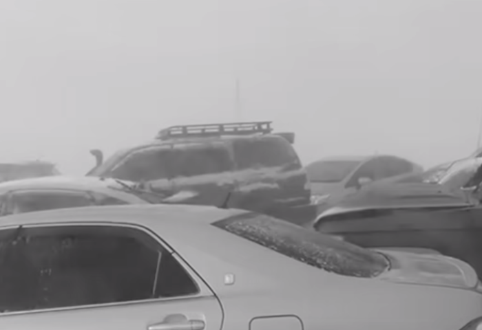 “Чингис хаан” олон улсын нисэх буудал хүрэх автозамд олон автомашин мөргөлдсөн осол гарлаа