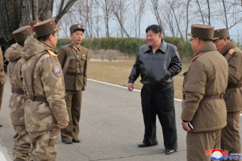 Шинэ хэт авианы зэвсгийн туршилтыг Ким Чен Ун удирдсан гэж Хойд Солонгос мэдэгдэв