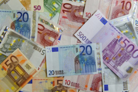 ВИДЕО: Их хэмжээний хуурамч еврог арилжааны банкны салбарт солиулжээ