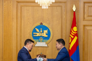 Ерөнхий сайд Г.Занданшатар: Төрийн үрэлгэн зардлаа багасгаж, төр өөрөө бүсээ чангалах зарчим баримтална