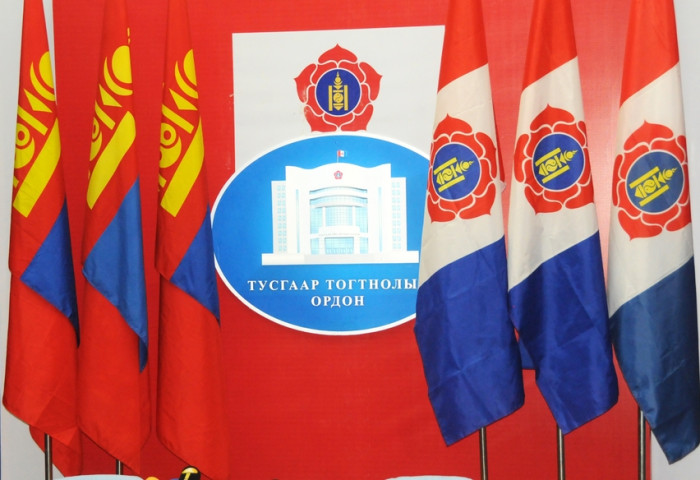МАН-ын дүрмийн хэсэг буюу хэн МАН-ын дарга болох вэ?