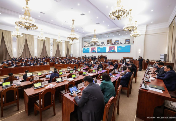 УИХ-ын даргыг үүрэгт ажлаас нь чөлөөлж, Монгол Улсын 2026 оны төсвийн тухай хуулийн төслүүдийг гурав дахь хэлэлцүүлэгт шилжүүлэв