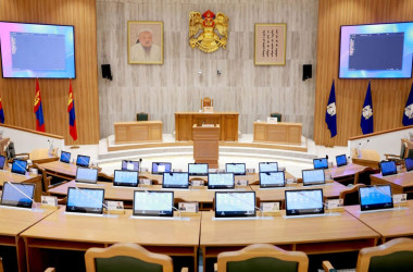 НИТХ-д ширүүн тэмцэл өрнөж, шинэ даргатай болов