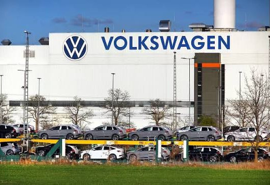Европын хамгийн том автомашин үйлдвэрлэгч VOLKSWAGEN 50,000 ажилтан цомхотгоно
