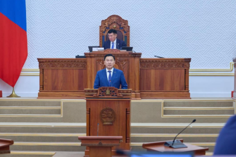 Н.Учрал: Та бидэнд шалтаг тоочин суух эрх байхгүй