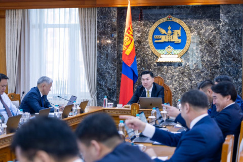 ЗГ | Төрийн бэлгэ тэмдгийн тухай хуульд нэмэлт, өөрчлөлт оруулах тухай хэлэлцэж байна