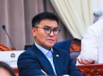 Ч.Лодойсамбуу: Парламентыг тараах сонирхол ил цагаан байгаа