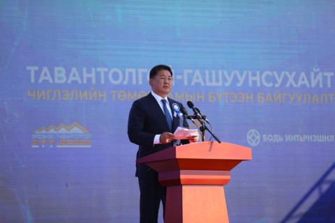 “Монголын анхны нэгдүгээр зэрэглэлийн төмөр замын цогц бүтээн байгуулалт ашиглалтад орлоо“
