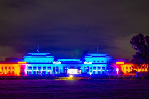 Канберра хотын барилгуудыг Монгол Улсын далбааны өнгөөр гэрэлтүүллээ