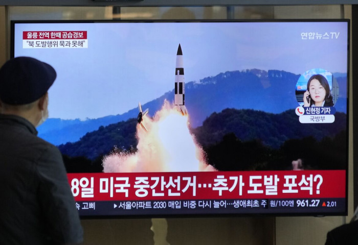 Хойд Солонгос 10 пуужин харвасан талаар БНСУ мэдэгдэв