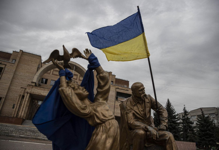 УКРАИН: Киев томоохон ялалт байгуулснаа зарлалаа