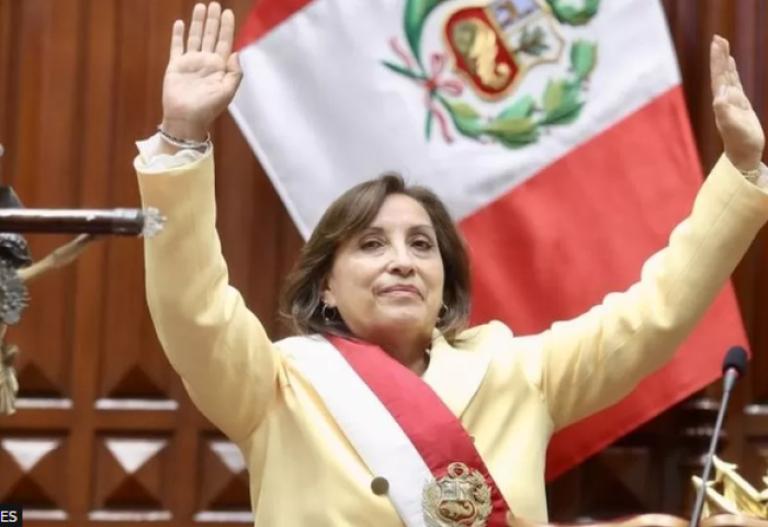Перу улс анх удаа эмэгтэй ерөнхийлөгчтэй боллоо