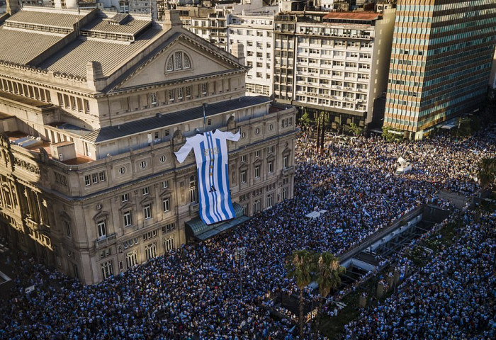 ФОТО: Аргентинчууд баяраа тэмдэглэж байна