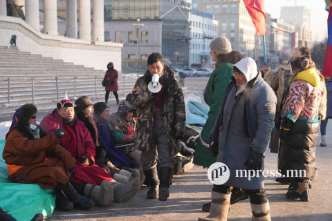 ФОТО: Иргэдийн жагсаалын 16 дахь өдөр...