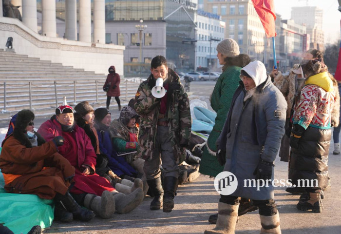 ФОТО: Иргэдийн жагсаалын 16 дахь өдөр...