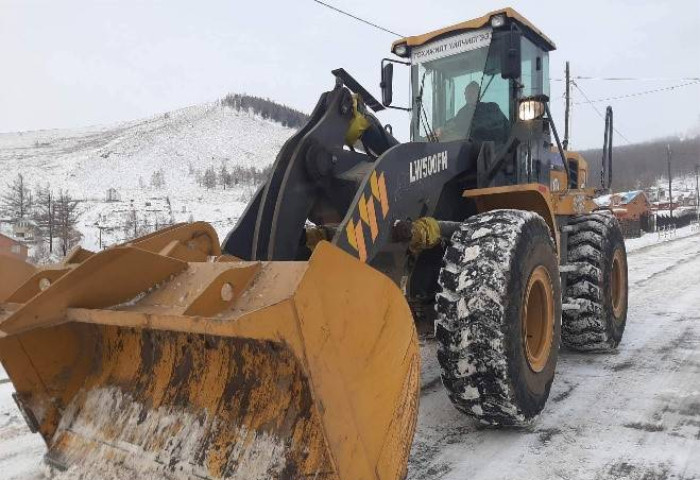 Халтиргаа гулгаанаас сэргийлж 330 тонн бодис, 577.7 тонн давс цацлаа