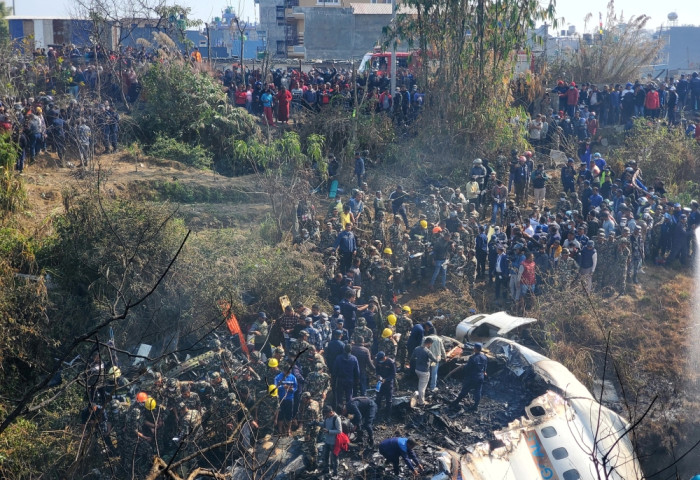 Балбад болсон онгоцны ослоор 68 хүн амиа алджээ