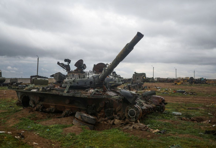 Украинд Оросын 1000 орчим танк устгагдсан гэв