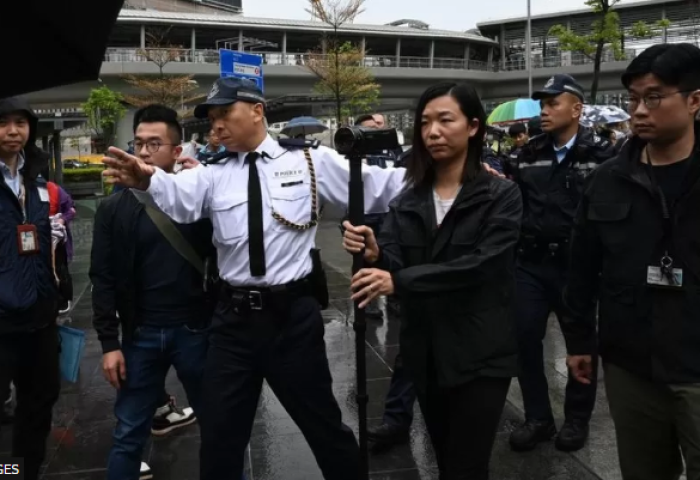 Хонгконгд цагдаа нарын хатуу хяналтан дор эсэргүүцлийн жагсаал боллоо