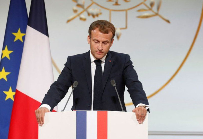 Франц улс төрийн далбаагаа өөрчиллөө