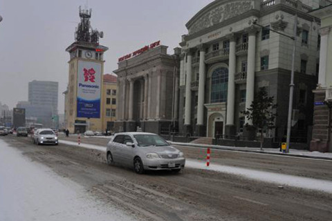 Улирлын нөхцөлд дугуйгаа тохируулаагүйгээс осол их гарч байна