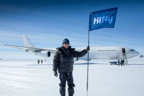 Airbus A340 онгоц анх удаа Антарктидад газардлаа