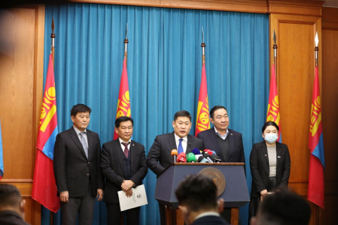 Ерөнхий сайд Л.Оюун-Эрдэнэ:  Монгол Улсад ногдох 2.3 тэрбум долларын өрийг БҮРЭН ТЭГЛЭХЭЭР боллоо