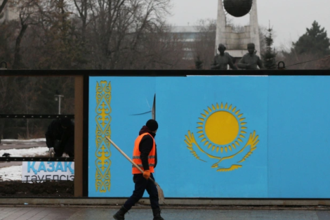 Казахстанд хүчирхийлэл багасаж хэвийн байдалдаа шилжиж байна