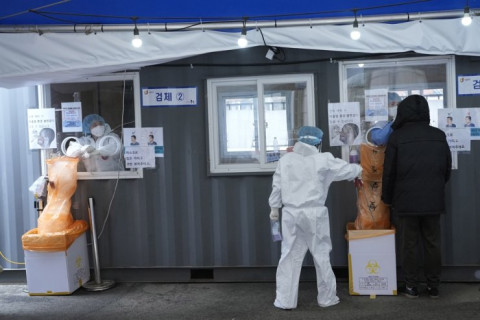 Өмнөд Солонгост омикроны халдвар өдөрт 100 мянга бүртгэгдэж байна