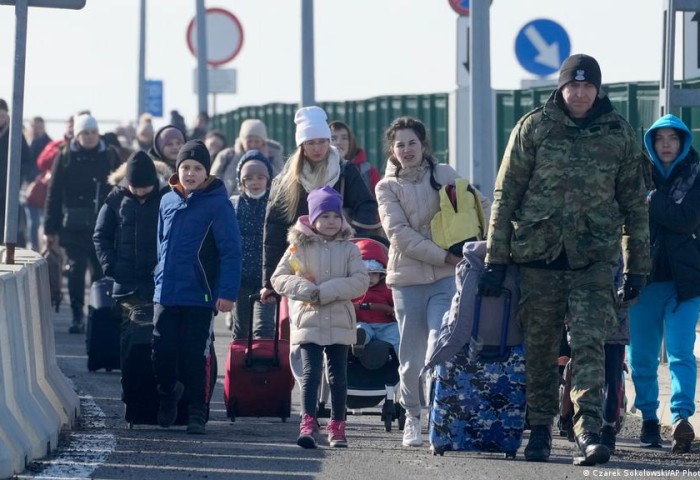 НҮБ: Одоогийн байдлаар нэг сая хүн Украиныг орхин дүрвэсэн
