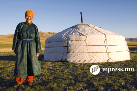 Монгол эмэгтэйчүүд бичиг үсгийн мэдлэгийн түвшнээр 35 орноос 12 дугаар байранд оржээ