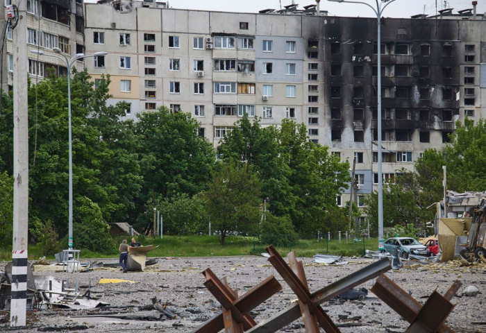 Харьковын орон сууц руу гал нээснээс 9 хүн амь үрэгджээ