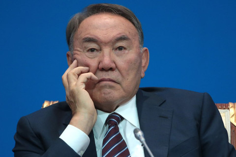 Бүх нийтийн санал асуулгаар Назарбаевын эрх ямбыг хасахаар болжээ