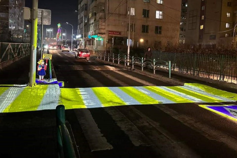 Гэрэлтдэг гарцуудыг ашиглалтад оруулжээ