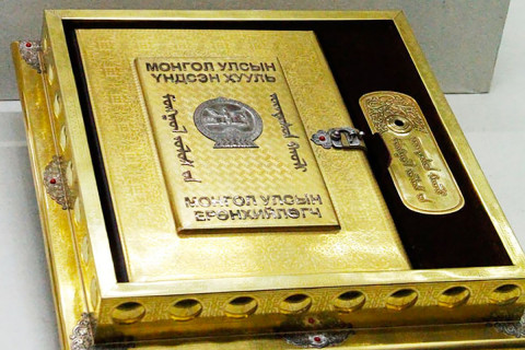 ХАРЬЦУУЛАЛТ: Ерөнхийлөгчийн эрх мэдэл одоо үйлчилж байгаа болон шинэ ҮНДСЭН ХУУЛИЙН ТӨСӨЛД
