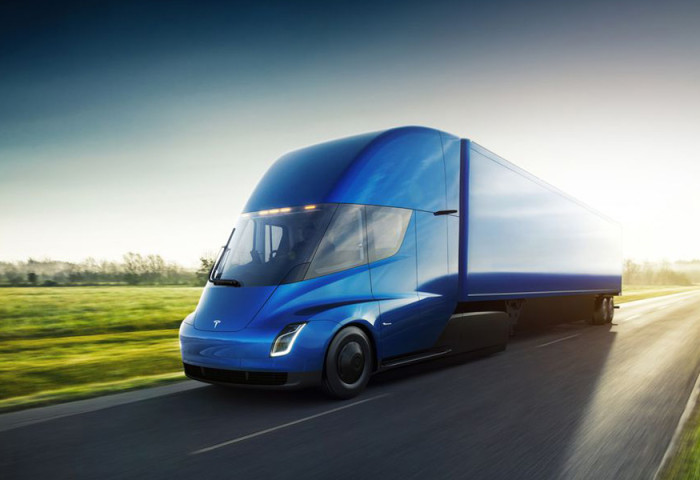 Tesla компаний ачааны цахилгаан автомашинууд бүтэн цэнэгээрээ 800 км туулна
