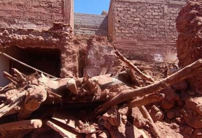 Газар хөдлөлтийн улмаас нас барсан хүний тоо 820-д хүрлээ