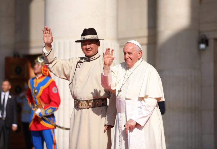 Гэгээн Ширээт Улсын төрийн тэргүүн Пап Францискийн айлчлал албан ёсоор эхлэв