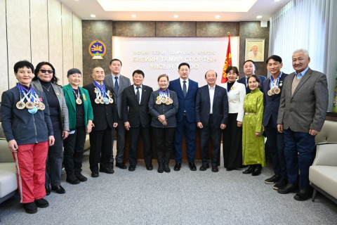 Дэлхийн мастеруудын өвлийн наадмаас Монголын баг тамирчид 21 медальтай ирлээ