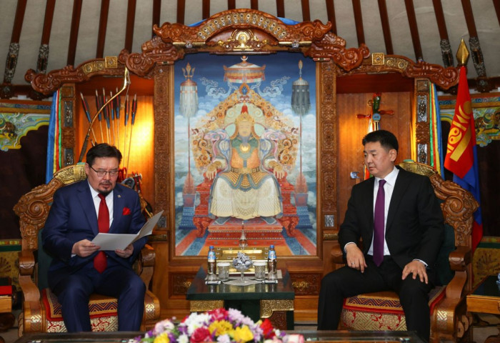 Монгол Улсын Ерөнхийлөгч Үндсэн Хуульд оруулсан өөрчлөлтийг нотлон баталгаажууллаа