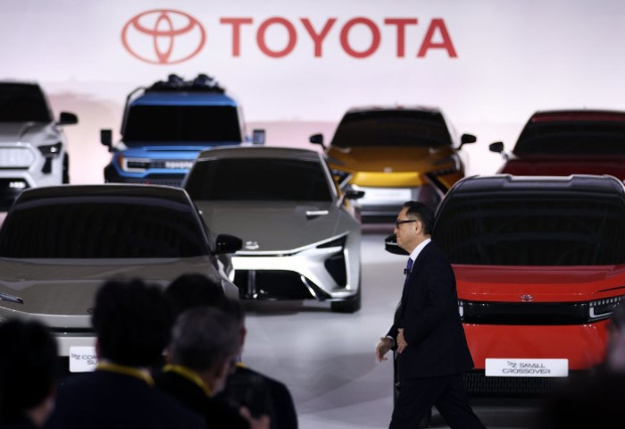 Toyota яагаад бүрэн цахилгаан автомашин үйлдвэрлэх гэж яардаггүй вэ